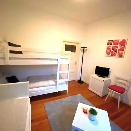 Apartment Wellenbrecher - Ferienwohnung Ruhig Und Familienfreundlich Mit Balkon Rostock
