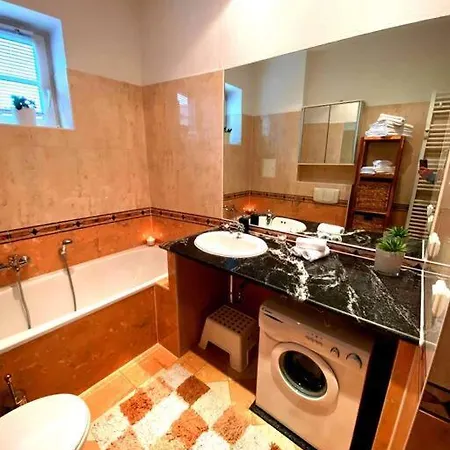 Wellenbrecher - Ferienwohnung Ruhig Und Familienfreundlich Mit Balkon Apartment Rostock